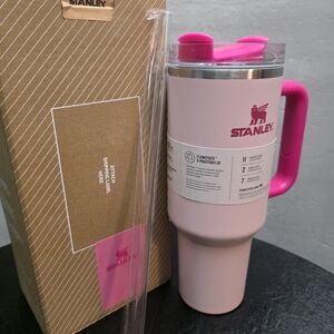 Stanley Quencher H2.0 Tumbler 40oz Flamingo Pink NWT With Box